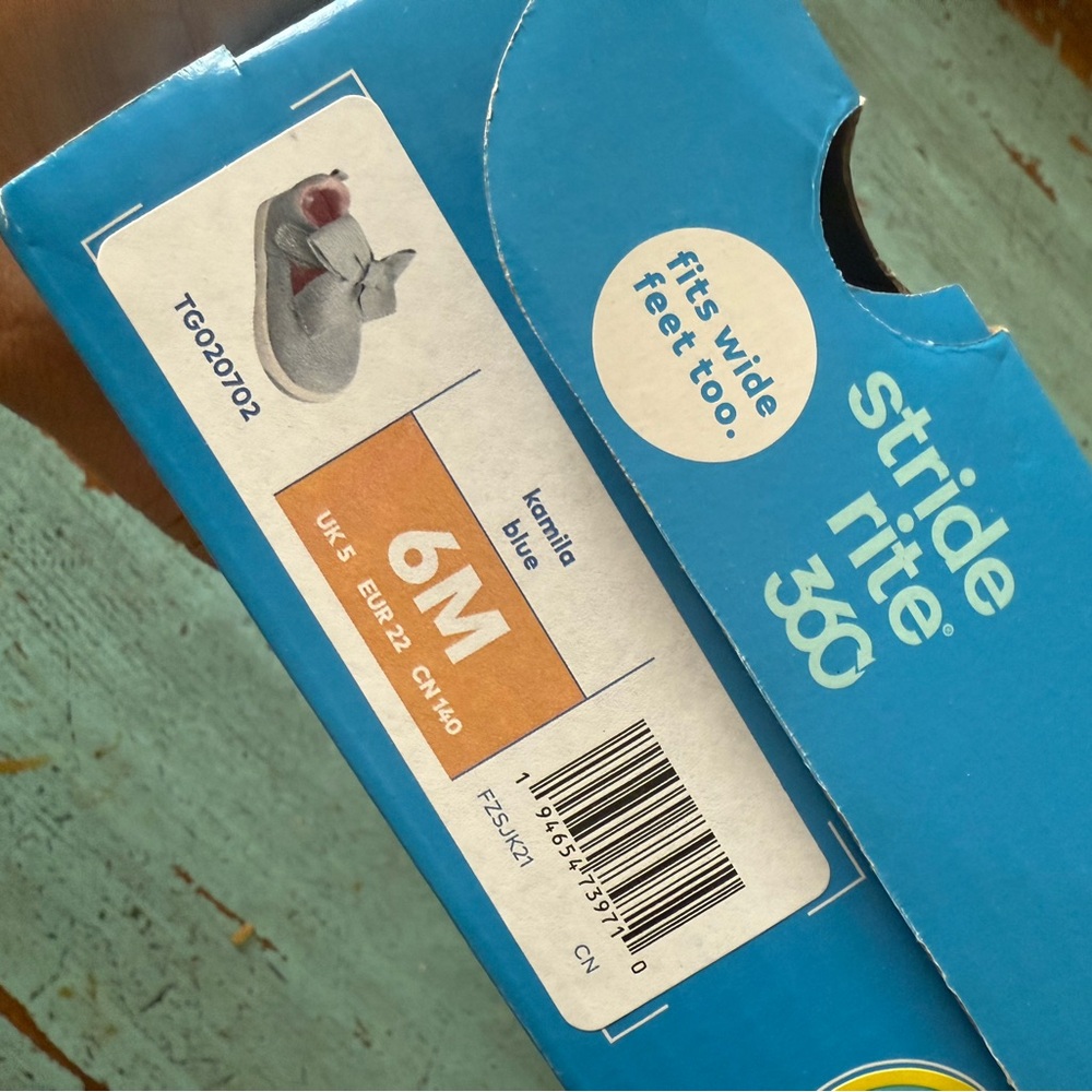 Stride Rite size 6 Blue Bow Shoes